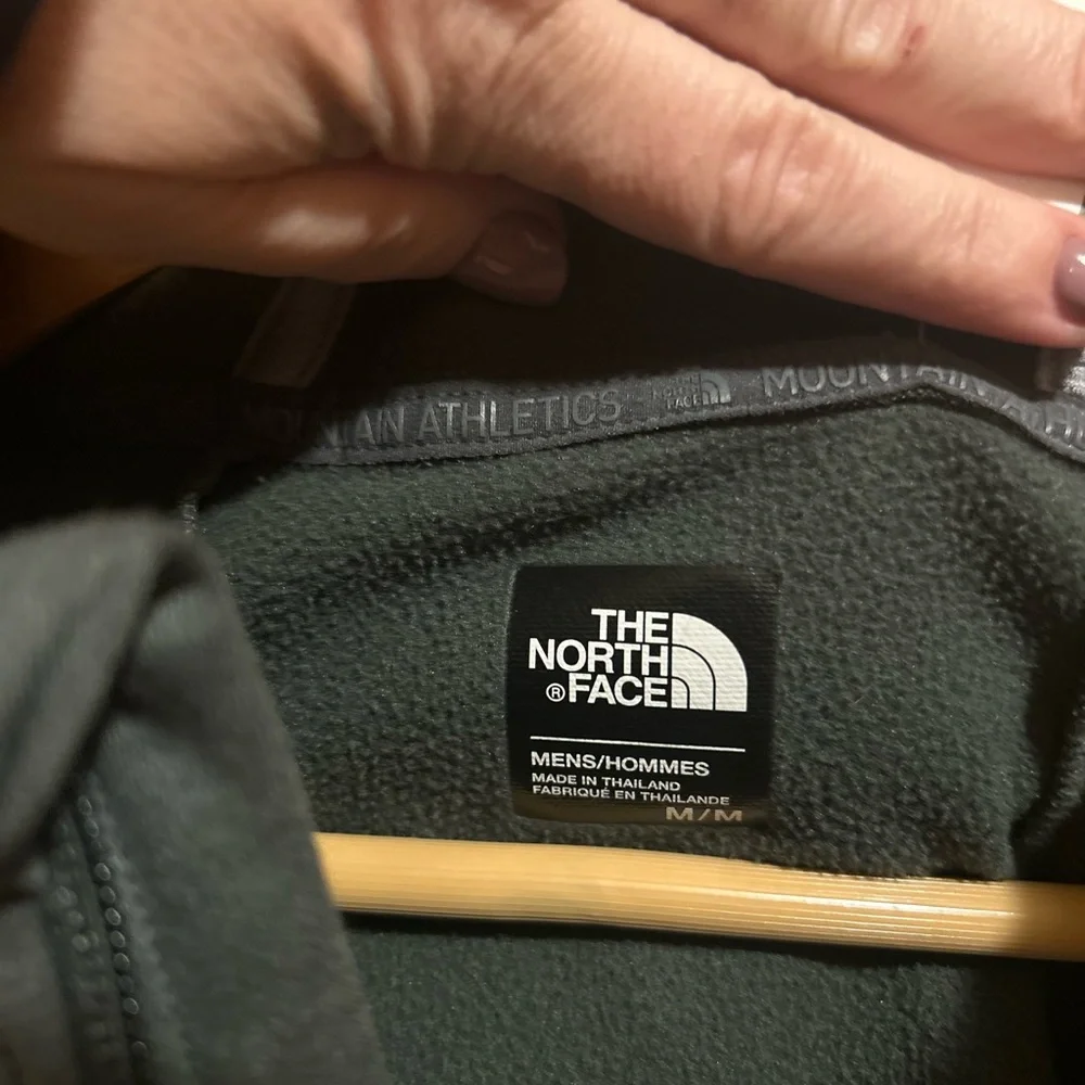 The North Face Men's Dark Gray Performance‎ Jacket